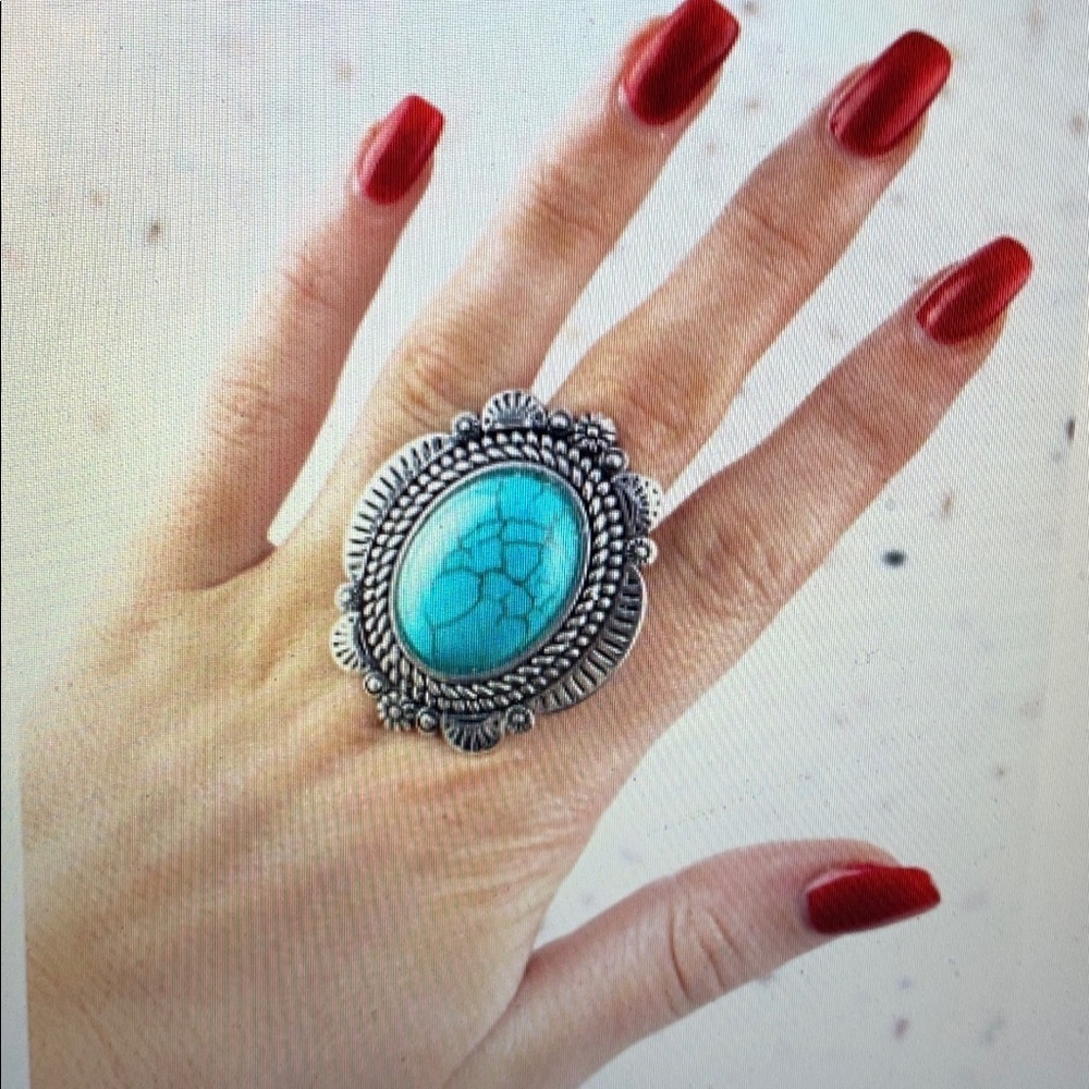 REDUCED BY $10 Turquoise Antique Silvertone Stretch Ring NWT